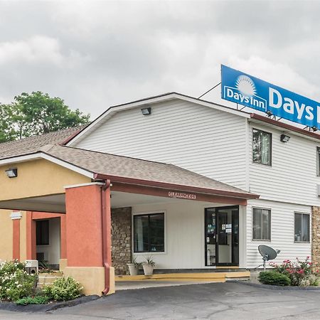Days Inn By Wyndham 블루밍턴 외부 사진